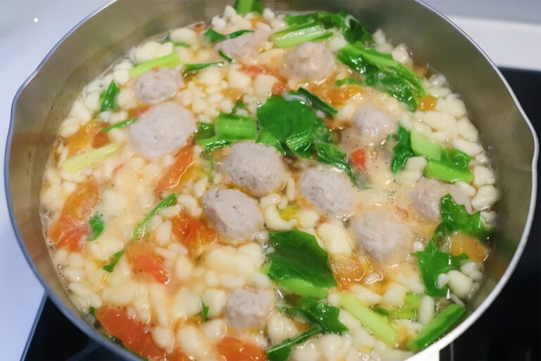 Meatball & Dough Drop Soup : Easy Chinese Comfort Food Recipe in 15 Minutes（Breakfast）